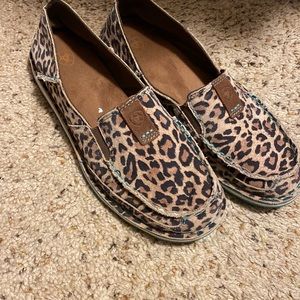 Womens leopard slip on
